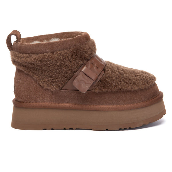 EverUgg Short Maphie UGG boots in tan with plush lining, featuring classic silhouette and cozy design for winter wear.