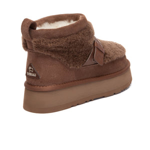 EverUgg Short Maphie UGG boots with plush lining and tan leather exterior, stylish and cozy for winter wear.